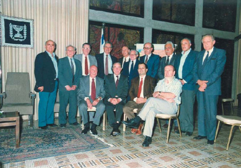 מפגש ראשי קהילת המודיעין בבית הנשיא חיים הרצוג בירושלים.