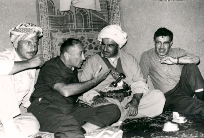 1966- ביקור ראש המוסד האלוף מאיר עמית במשכנו של מנהיג הכורדים, המולא מוסטפה ברזני, בהרי כורדיסטאן.